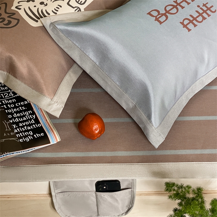 91家纺网 家纺一手货源 找家纺 圆岛家纺 2024新款900D卡通冰丝养生席 美拉德小狗