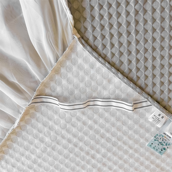 91家纺网 家纺一手货源 找家纺 屹成家纺 2024新款PE高分子冰丝凉席床裙款 菱形格-灰