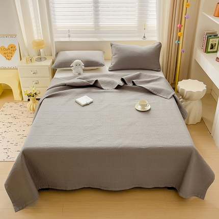 91家纺网 家纺一手货源 找家纺 羽爱家纺 2024新款双面纯色全棉水洗床盖 浅灰