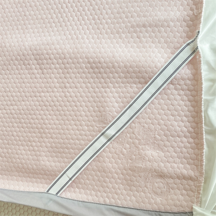 91家纺网 家纺一手货源 找家纺 叠派家纺 2024新款抗菌冰豆豆床裙款凉席-皇冠系 冰豆豆皇冠系列-床裙款 蜜桃粉