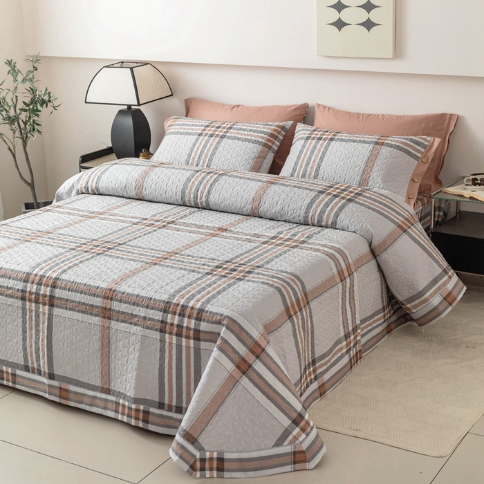 91家纺网 家纺一手货源 找家纺 优乐家纺 2025新款纯棉印花夹棉系列床盖三件套-纽扣款 慕斯