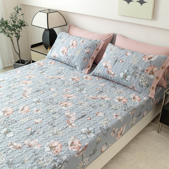 91家纺网 家纺一手货源 找家纺 优乐家纺 2025新款纯棉印花夹棉床笠三件套系列-纽扣款 蔚然花