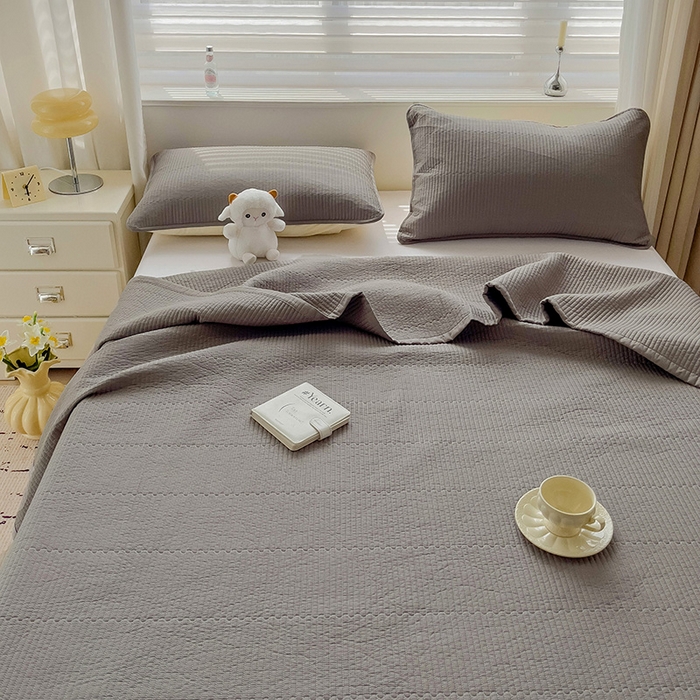 91家纺网 家纺一手货源 找家纺 羽爱家纺 2024新款双面纯色全棉水洗床盖 浅灰