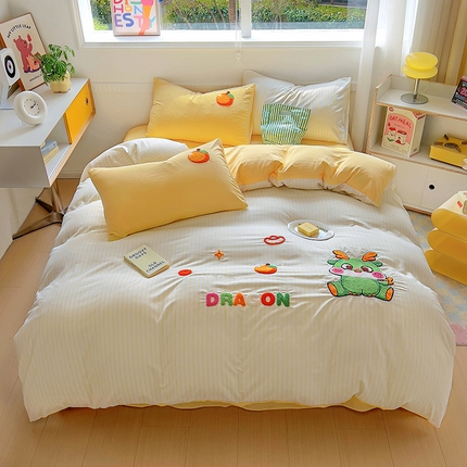 91家纺网 家纺一手货源 找家纺 易辰美 2024新款条纹水洗棉毛巾绣龙年限定四件套（专版） 龍龍吉祥-黄条