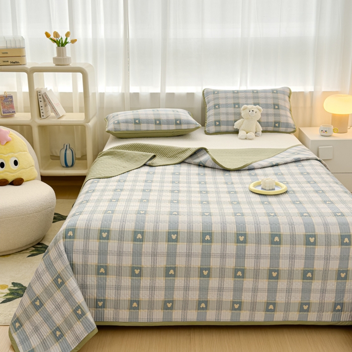 91家纺网 家纺一手货源 找家纺 金丝鸟家纺 2024新款双面全棉夹棉床盖 小格米奇