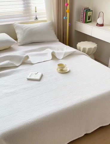 91家纺网 家纺一手货源 找家纺 羽爱家纺 2024新款双面纯色全棉水洗床盖 奶白