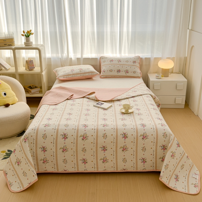 91家纺网 家纺一手货源 找家纺 金丝鸟家纺 2024新款双面全棉夹棉床盖 法式花团