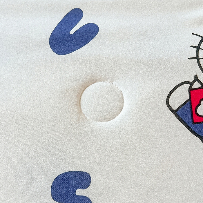 91家纺网 家纺一手货源 找家纺 天瑜家纺 2024新款三丽鸥针织夏被 字母KT