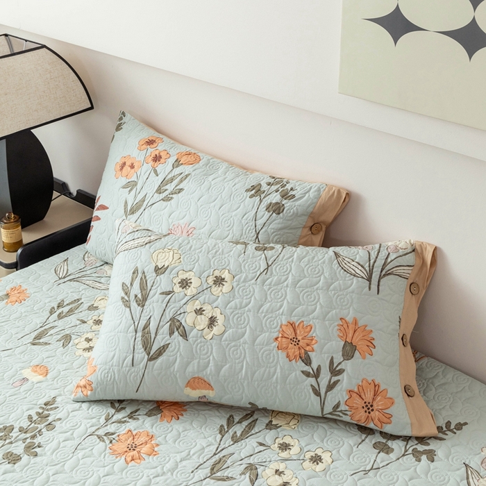 91家纺网 家纺一手货源 找家纺 优乐家纺 2025新款纯棉印花夹棉枕套系列-纽扣款 南薇-兰