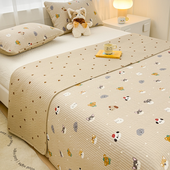 91家纺网 家纺一手货源 找家纺 金丝鸟家纺 2024新款双面全棉夹棉床盖 咖色喵星人