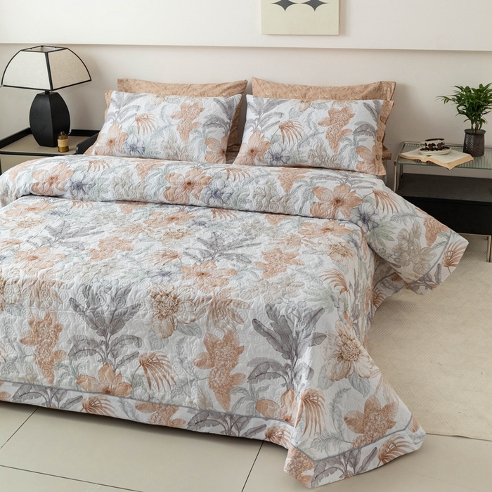 91家纺网 家纺一手货源 找家纺 优乐家纺 2025新款纯棉印花夹棉系列床盖三件套-纽扣款 春意盎然