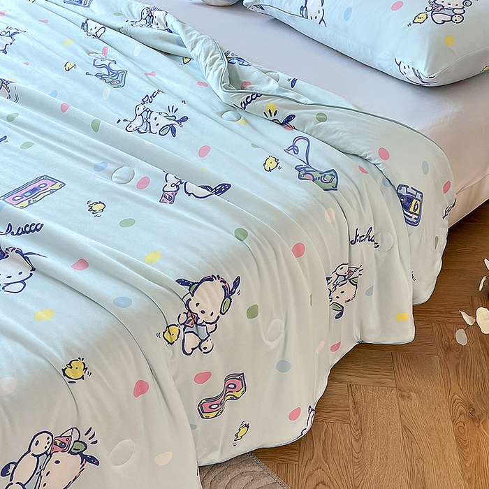 91家纺网 家纺一手货源 找家纺 天瑜家纺 2024新款三丽鸥针织夏被 帕恰狗蓝