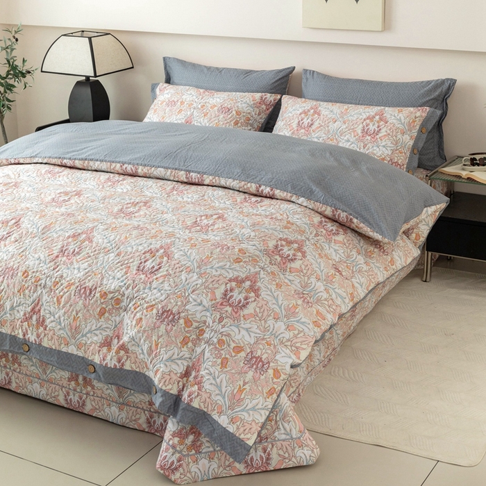 91家纺网 家纺一手货源 找家纺 优乐家纺 2025新款纯棉印花夹棉系列四件套-纽扣款 普卡拉-红