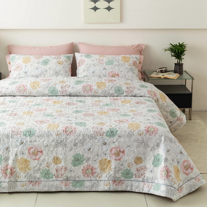 91家纺网 家纺一手货源 找家纺 优乐家纺 2025新款纯棉印花夹棉系列床盖三件套-纽扣款 安琪-黄