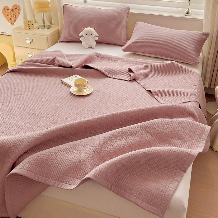 91家纺网 家纺一手货源 找家纺 羽爱家纺 2024新款双面纯色全棉水洗床盖 豆沙