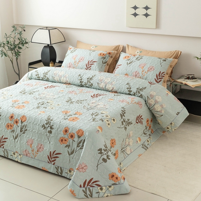 91家纺网 家纺一手货源 找家纺 优乐家纺 2025新款纯棉印花夹棉系列床盖三件套-纽扣款 南薇-兰