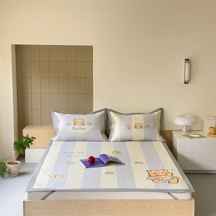 91家纺网 家纺一手货源 找家纺 圆岛家纺 2024新款900D卡通冰丝养生席 甜品小熊