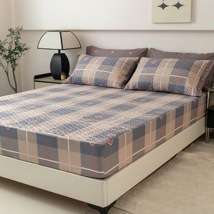 91家纺网 家纺一手货源 找家纺 优乐家纺 2025新款纯棉印花夹棉床笠三件套系列-纽扣款 博尔-咖