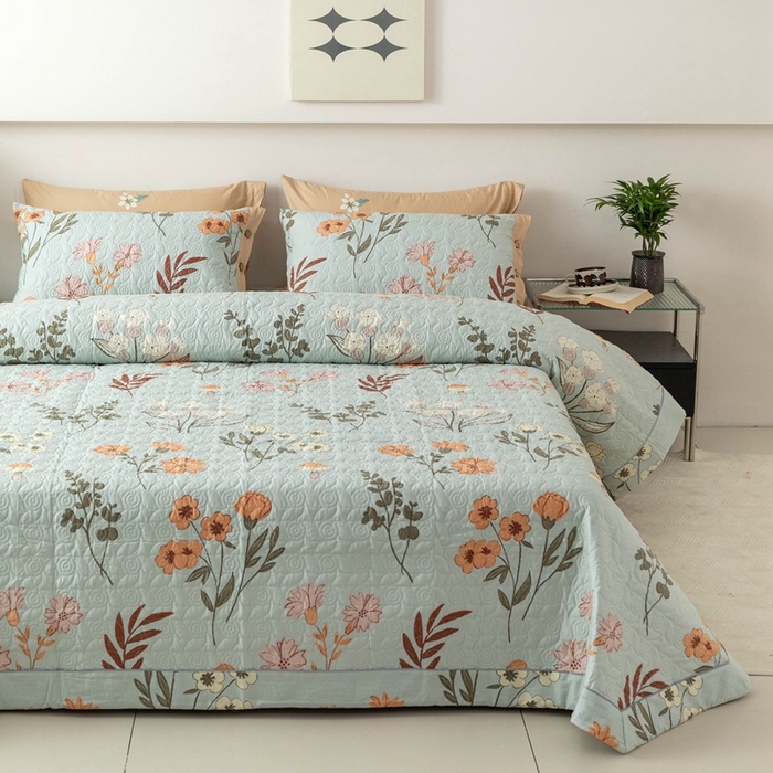 91家纺网 家纺一手货源 找家纺 优乐家纺 2025新款纯棉印花夹棉系列床盖三件套-纽扣款 南薇-兰