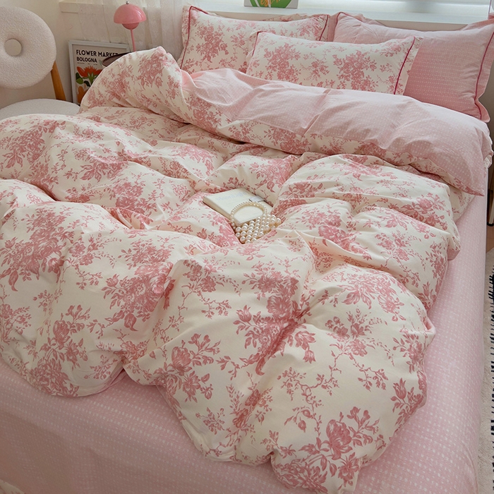 91家纺网 家纺一手货源 找家纺 乐童 2024新款直播爆款13070纯棉印花吊边款一字绣四件套 第五波 藤曼花影 粉