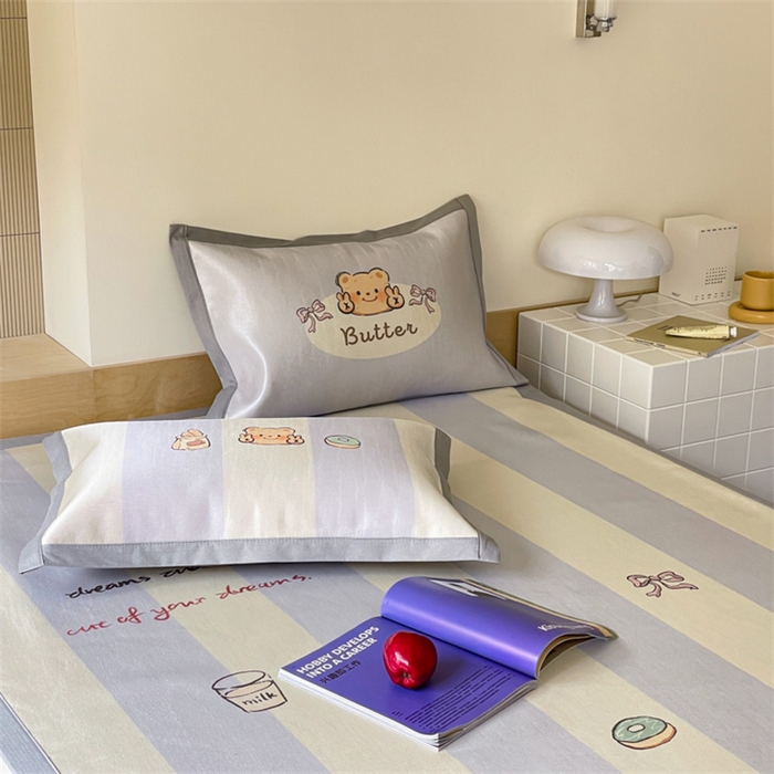 91家纺网 家纺一手货源 找家纺 圆岛家纺 2024新款900D卡通冰丝养生席 甜品小熊