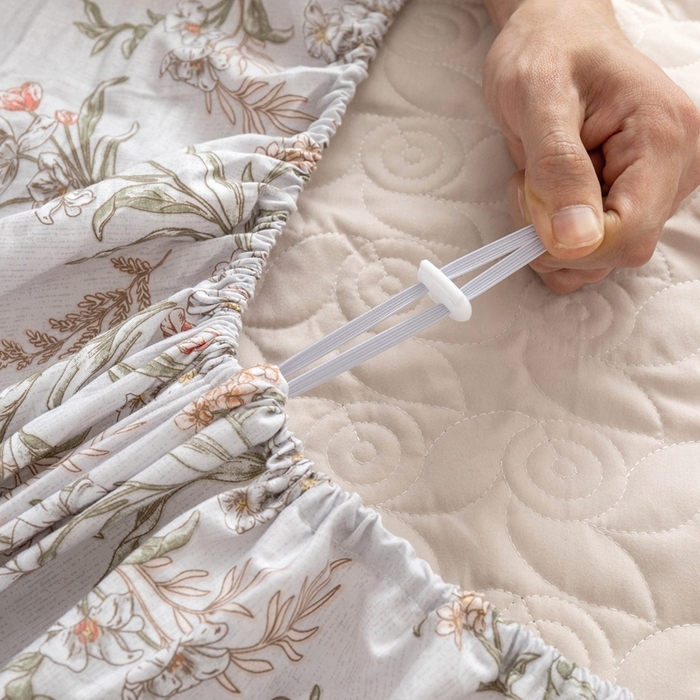 91家纺网 家纺一手货源 找家纺 优乐家纺 2025新款纯棉印花夹棉床笠三件套系列-纽扣款 清婉