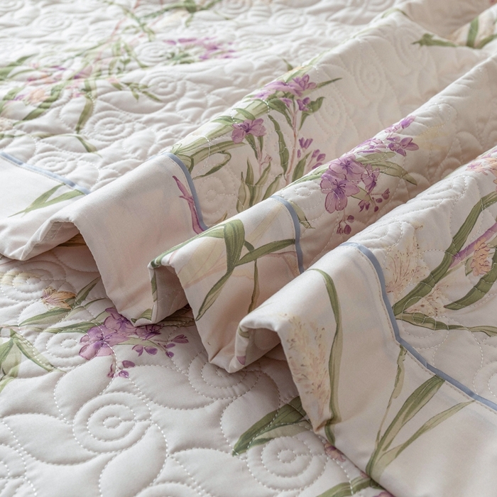 91家纺网 家纺一手货源 找家纺 优乐家纺 2025新款纯棉印花夹棉系列床盖三件套-纽扣款 迷雾