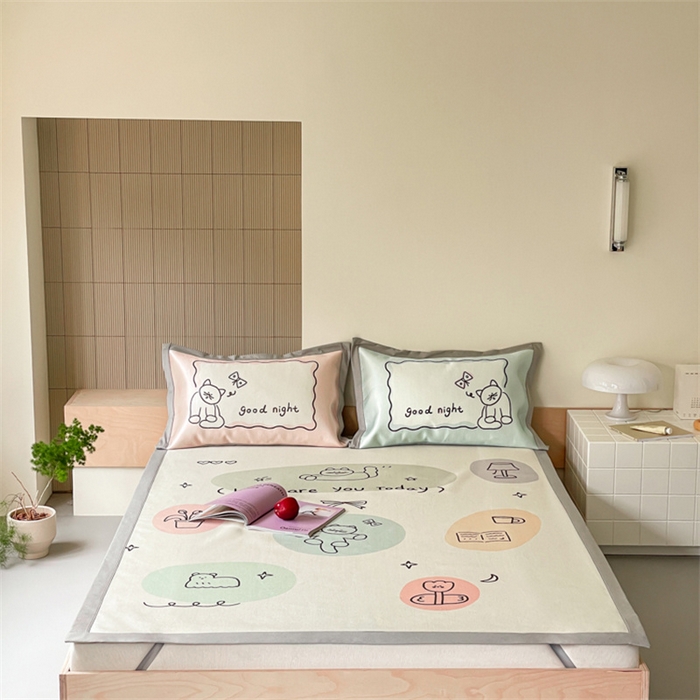 91家纺网 家纺一手货源 找家纺 圆岛家纺 2024新款900D卡通冰丝养生席 五彩小咪