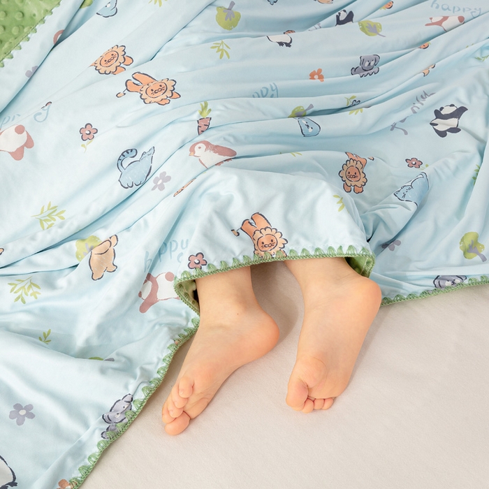 91家纺网 家纺一手货源 找家纺 柏薇 2024新款儿童凉感针织豆豆绒盖毯 宠物乐园