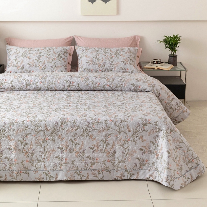 91家纺网 家纺一手货源 找家纺 优乐家纺 2025新款纯棉印花夹棉系列床盖三件套-纽扣款 清婉