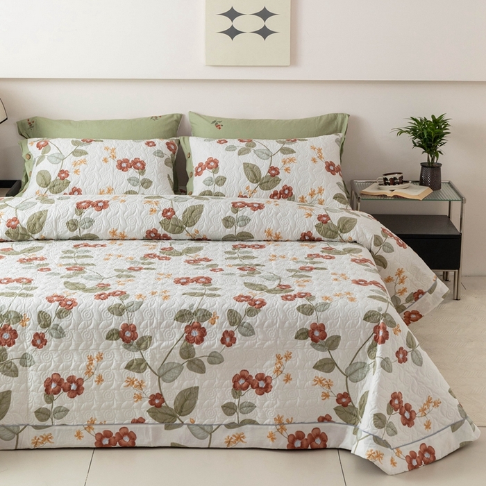 91家纺网 家纺一手货源 找家纺 优乐家纺 2025新款纯棉印花夹棉系列床盖三件套-纽扣款 和颜悦色