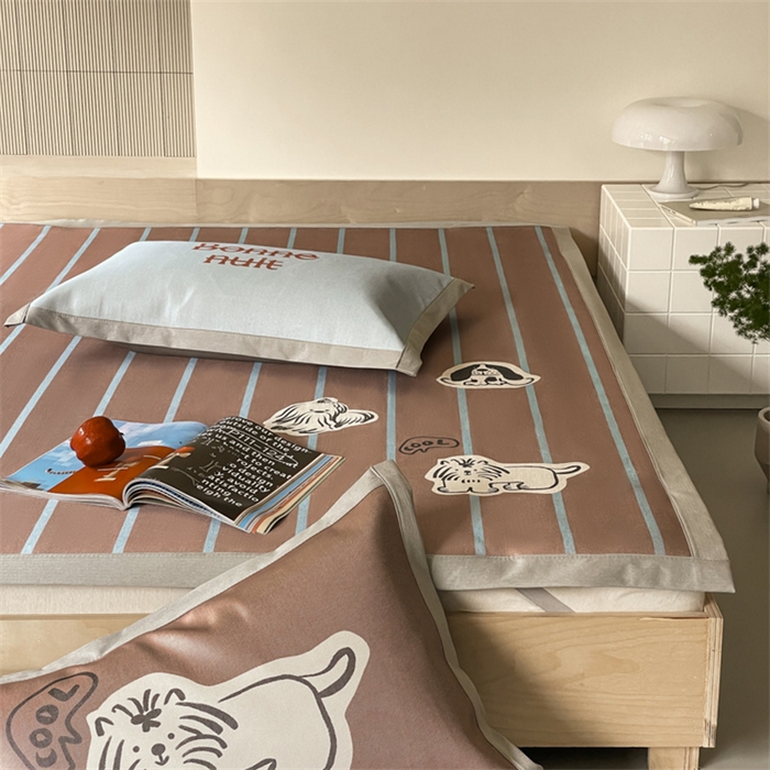 91家纺网 家纺一手货源 找家纺 圆岛家纺 2024新款900D卡通冰丝养生席 美拉德小狗