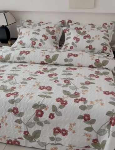 91家纺网 家纺一手货源 找家纺 优乐家纺 2025新款全棉斜纹13376宽边枕套床盖三件套 花颜悦色