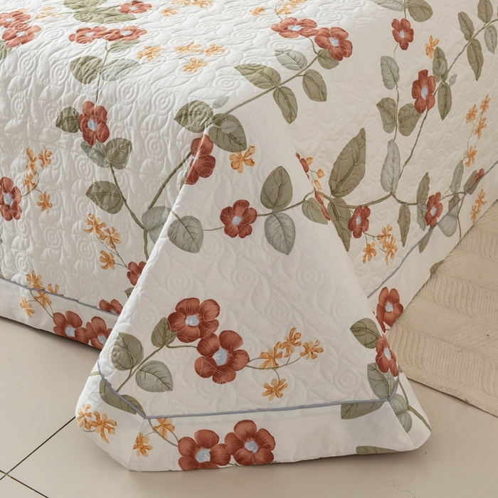 91家纺网 家纺一手货源 找家纺 优乐家纺 2025新款纯棉印花夹棉系列床盖三件套-纽扣款 和颜悦色