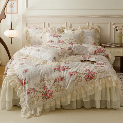 91家纺网 家纺一手货源 找家纺 菊上家纺 2024新款40s全棉复古法式雪纺蕾丝花边印花床裙款四件套 慕她