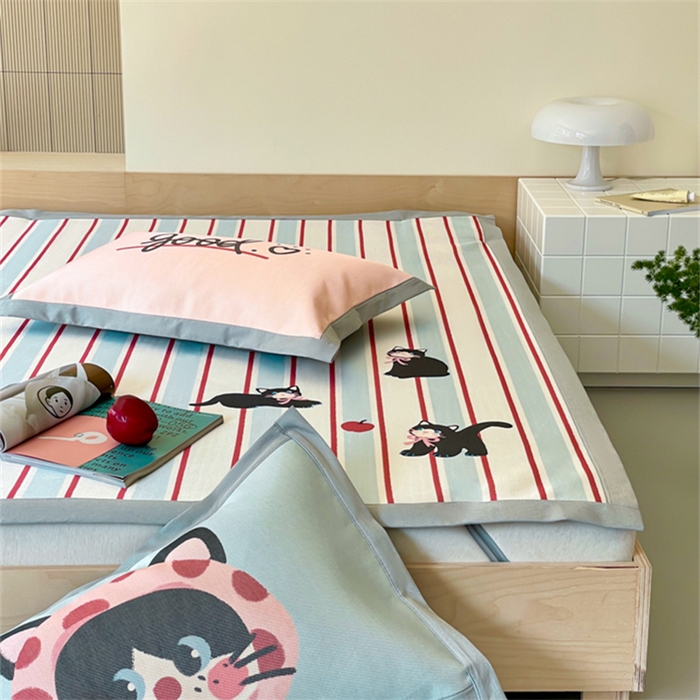 91家纺网 家纺一手货源 找家纺 圆岛家纺 2024新款900D卡通冰丝养生席 小奶猫