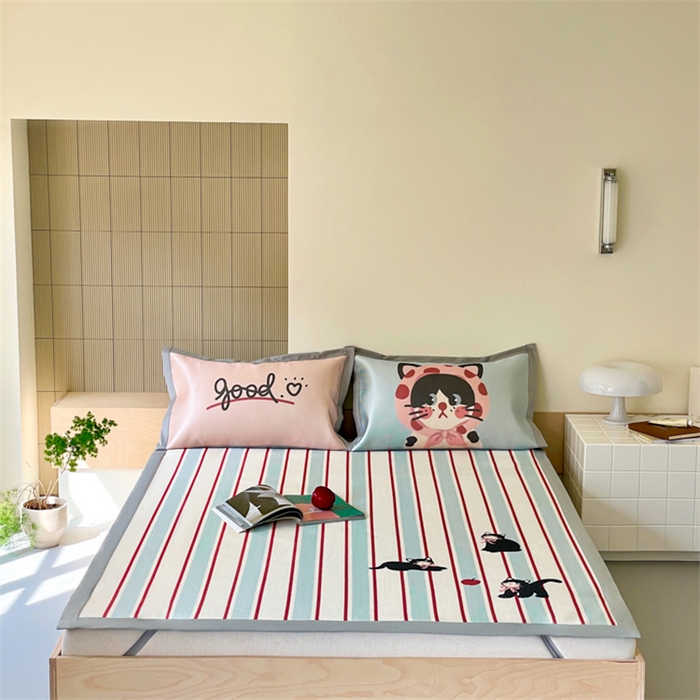 91家纺网 家纺一手货源 找家纺 圆岛家纺 2024新款900D卡通冰丝养生席 小奶猫