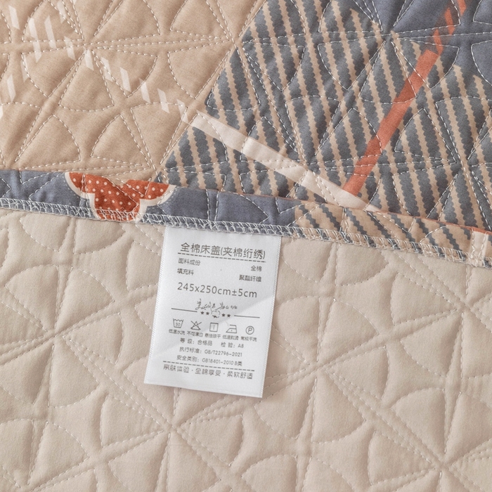 91家纺网 家纺一手货源 找家纺 优乐家纺 2025新款纯棉印花夹棉系列床盖三件套-纽扣款 博尔-咖