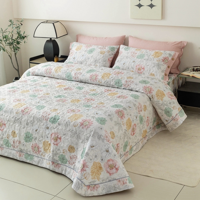 91家纺网 家纺一手货源 找家纺 优乐家纺 2025新款纯棉印花夹棉系列床盖三件套-纽扣款 安琪-黄