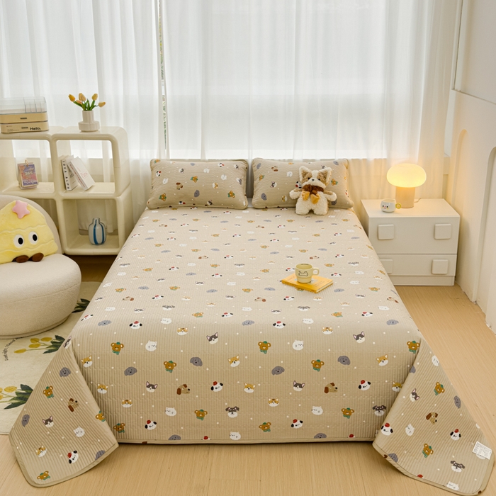 91家纺网 家纺一手货源 找家纺 金丝鸟家纺 2024新款双面全棉夹棉床盖 咖色喵星人