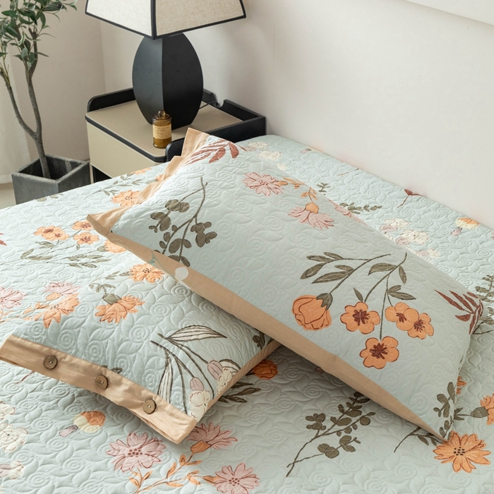 91家纺网 家纺一手货源 找家纺 优乐家纺 2025新款纯棉印花夹棉枕套系列-纽扣款 南薇-兰