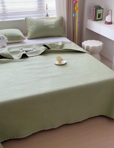 91家纺网 家纺一手货源 找家纺 羽爱家纺 2024新款双面纯色全棉水洗床盖 浅绿