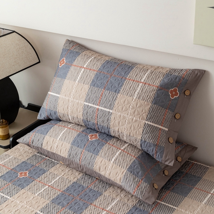 91家纺网 家纺一手货源 找家纺 优乐家纺 2025新款纯棉印花夹棉枕套系列-纽扣款 博尔-咖