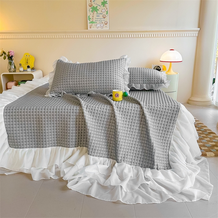 91家纺网 家纺一手货源 找家纺 屹成家纺 2024新款PE高分子冰丝凉席床裙款 菱形格-灰