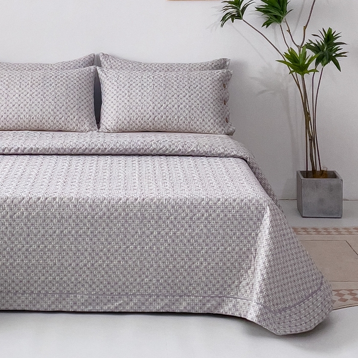 91家纺网 家纺一手货源 找家纺 优乐家纺 2025新款纯棉印花夹棉系列床盖三件套-纽扣款 雅乐之舞