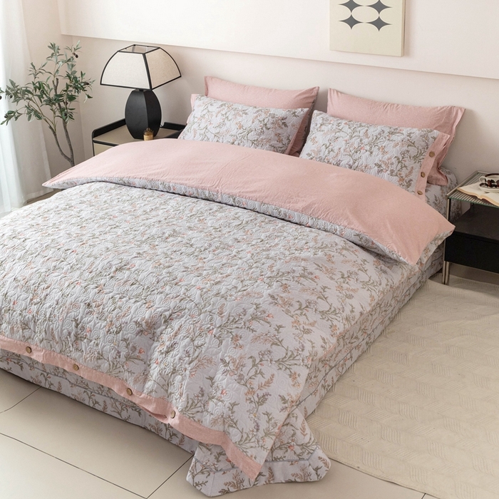 91家纺网 家纺一手货源 找家纺 优乐家纺 2025新款纯棉印花夹棉系列四件套-纽扣款 清婉