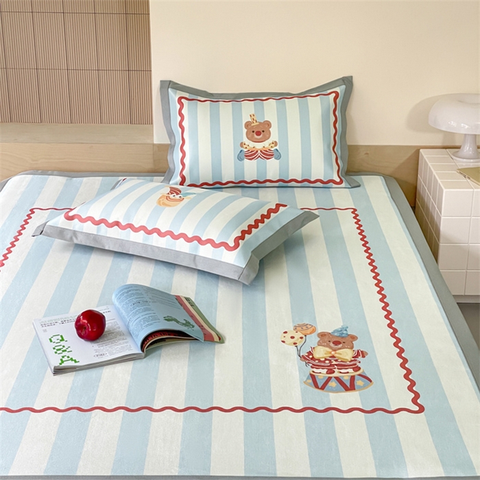 91家纺网 家纺一手货源 找家纺 圆岛家纺 2024新款900D卡通冰丝养生席 马戏小熊