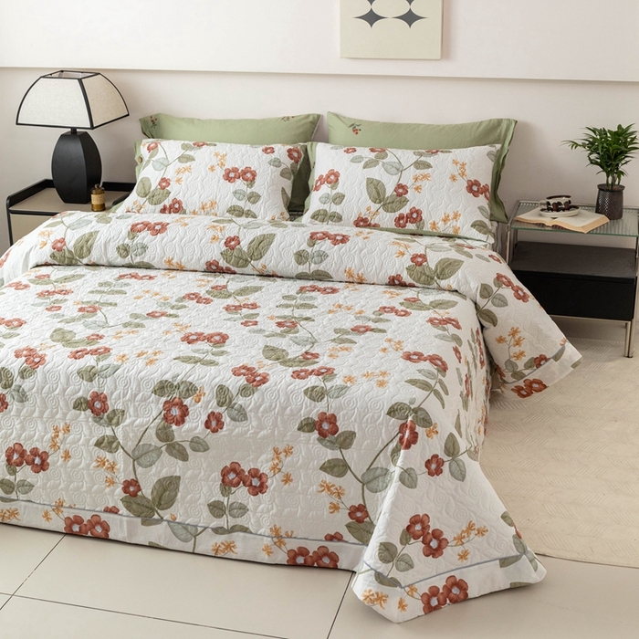 91家纺网 家纺一手货源 找家纺 优乐家纺 2025新款纯棉印花夹棉系列床盖三件套-纽扣款 和颜悦色