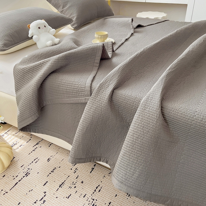 91家纺网 家纺一手货源 找家纺 羽爱家纺 2024新款双面纯色全棉水洗床盖 浅灰