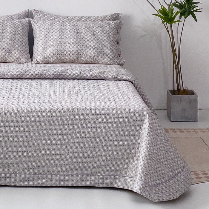 91家纺网 家纺一手货源 找家纺 优乐家纺 2025新款纯棉印花夹棉系列床盖三件套-纽扣款 雅乐之舞